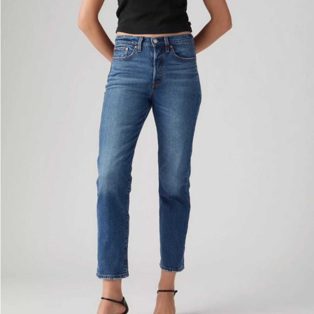 Levi's Premium Wedgie Straight Fit Jeans Womens Size 29 Medium Wash Denim